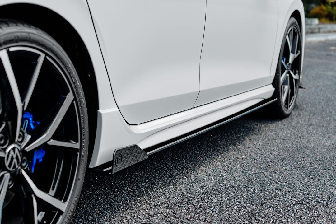 MK8 Golf R Side Skirt Splitters